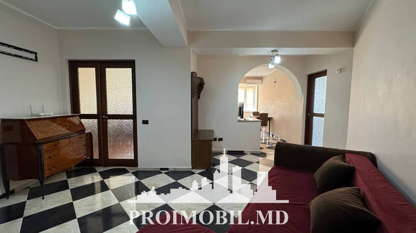 https://images.proimobil.md/M6FvWla5NYxFIazO2Bcrrm_PJLAOQ26b8oF0jI4MjeI/watermark:0.75:so:0:30:0.39/resize:fill:1460:816:1/gravity:ce/bG9jYWw6Ly8vZXN0YXRlL2xyL2VlNzU5MTlmLWMxMmMtNDc0YS05YmI4LTFiMTA3ODNjN2M2Zi5qcGVn