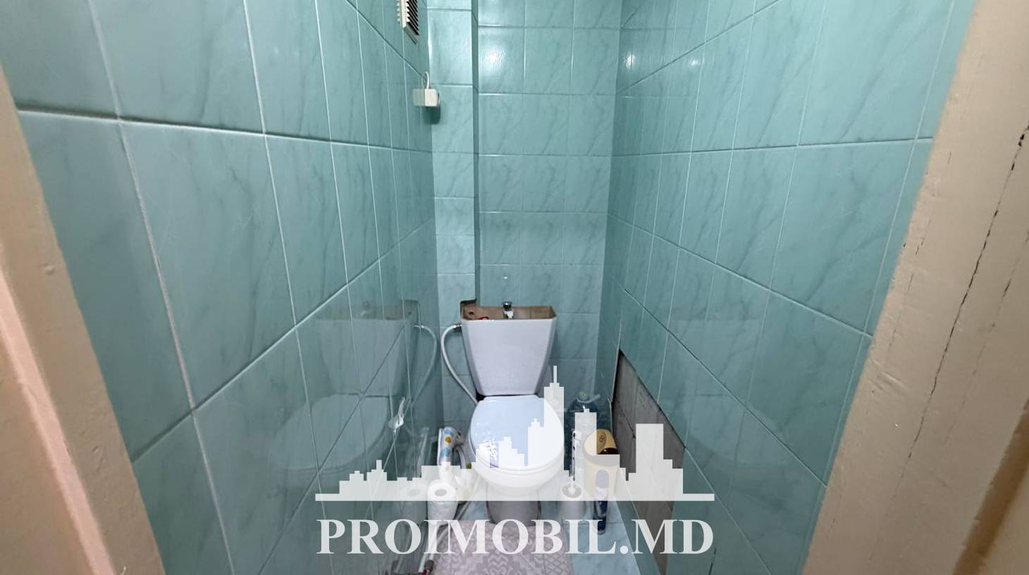https://images.proimobil.md/M7ZHTklMJl5_aMIQjxNWIfj4xnJqEg6k0SxS6Fg3sLI/watermark:0.75:so:0:30:0.39/resize:fill:1460:816:1/gravity:ce/bG9jYWw6Ly8vZXN0YXRlL2xyL2U0Zjg3MDk1LTFkODgtNDI4NC04NzgzLTNkMDg2YWUyNGRkMy5qcGVn