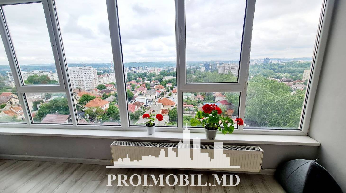 https://images.proimobil.md/M8l2GtzZQ2KZOpn0MWWPofRXNU-IREY_eVA3ds9ztMI/watermark:0.75:so:0:30:0.39/resize:fill:1460:816:1/gravity:ce/bG9jYWw6Ly8vZXN0YXRlL2xyLzMyYmRlYjNhLTAzYzctNGNkNy1hMTQyLTkwYTQwMmIwYzgzMy5qcGVn