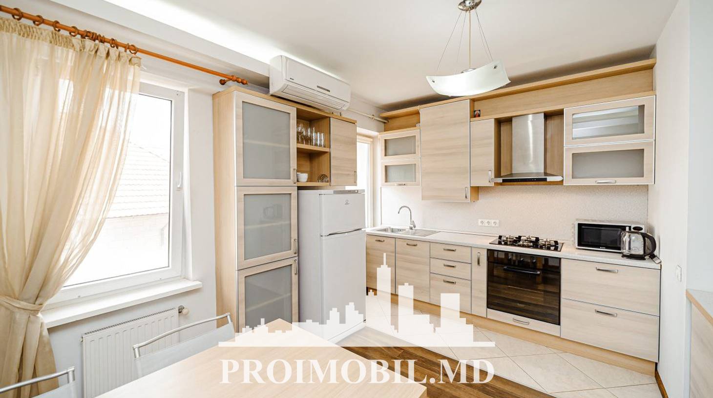 https://images.proimobil.md/MB0Cz-z4XhhlB-JOFp76Ry1DIEmo1b5oXaXSLpmaVo8/watermark:0.75:so:0:30:0.39/resize:fill:1460:816:1/gravity:ce/bG9jYWw6Ly8vZXN0YXRlL2xyLzEzMTRjMDgyLTJjYWMtNGIxZC1iYjNlLWY1N2M2NTg1NGIzNS5qcGVn