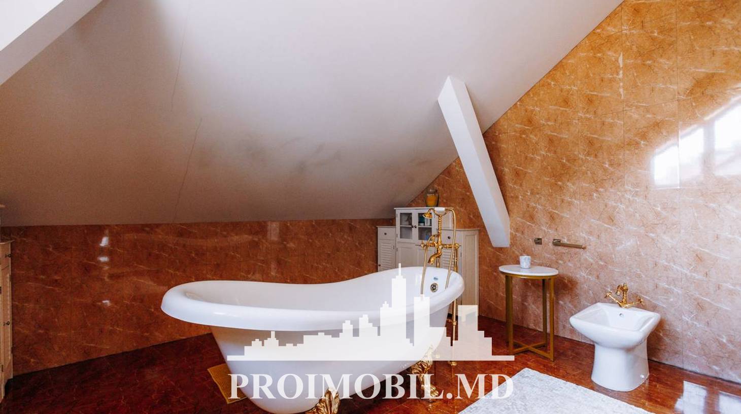 https://images.proimobil.md/MF3mF0bICmZkDKiguvjb-e4ZbcUO8mXd0jzOKtbU_Xc/watermark:0.75:so:0:30:0.39/resize:fill:1460:816:1/gravity:ce/bG9jYWw6Ly8vZXN0YXRlL2xyL2M3NmM0Y2IyLTE5NGUtNGFmYi04NDQ0LTZiZjU0MWY3ODdhNi5qcGVn