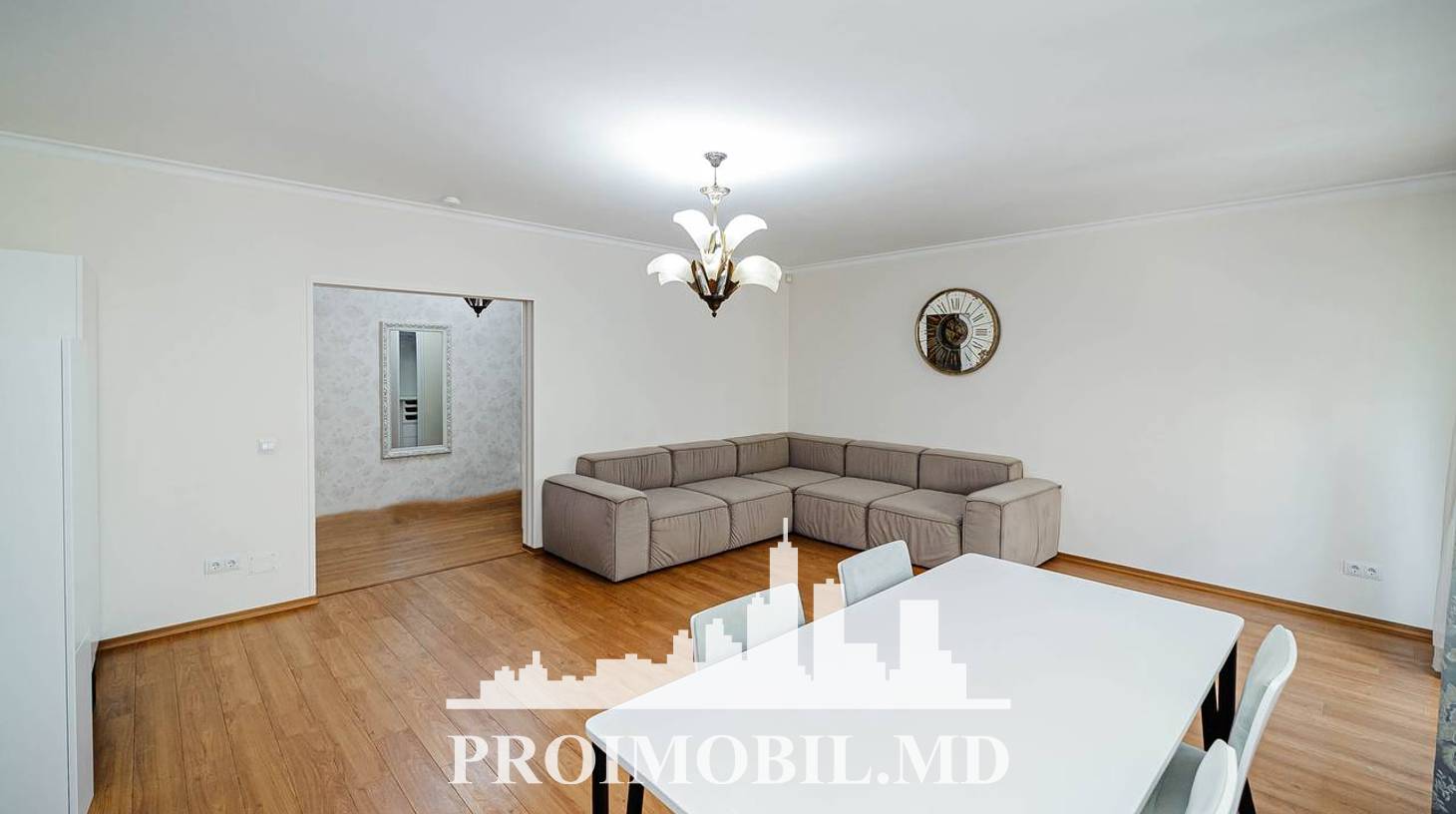 https://images.proimobil.md/MGk7RQ1rOkipQgQK6EluruyQMI0to9Mg6dvuxUlNfGY/watermark:0.75:so:0:30:0.39/resize:fill:1460:816:1/gravity:ce/bG9jYWw6Ly8vZXN0YXRlL2xyL2RmMWZlOTg4LWExNmEtNDlmZi1iNzBlLTI1MGM1NzUzZTU5MS5qcGVn