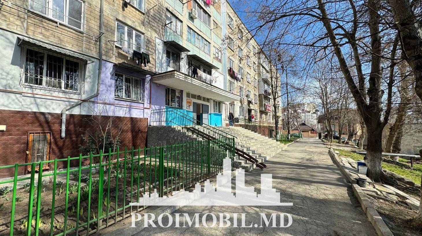 https://images.proimobil.md/MJcQ_s0z73Ek9QQ9n8ThLWY_eyCm94YTi-vTmZgP0co/watermark:0.75:so:0:30:0.39/resize:fill:1460:816:1/gravity:ce/bG9jYWw6Ly8vZXN0YXRlL2xyLzEwY2VkMjhiLWY2MTQtNDA1OS1iZjNmLTYyOTAxMzRiNzE5MC5qcGVn