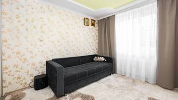 https://images.proimobil.md/MKSFCn93zJN9eqaueneqOuVvkLuxALfVA8dujwCwXO0/resize:fill:350:198:1/gravity:ce/bG9jYWw6Ly8vZXN0YXRlL2xyLzYxMDQ3OTRmLWNiN2MtNDAwNS05MDk0LTMzOTRhYjQ5NzQyZC5qcGVn