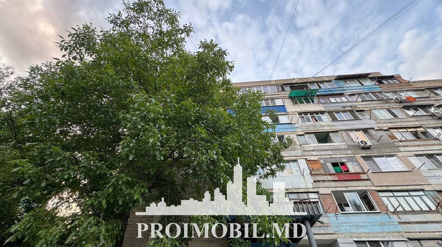 https://images.proimobil.md/MLjB_B_xN4JlzNs1cI95bDHtPGS0wgSkiuHizE6yQag/watermark:0.75:so:0:30:0.39/resize:fill:1460:816:1/gravity:ce/bG9jYWw6Ly8vZXN0YXRlL2xyLzA3MDRhMjRmLWJlMmEtNGYxOC1iNzQzLTgzMjJkOWQ5MjRkYS5qcGVn