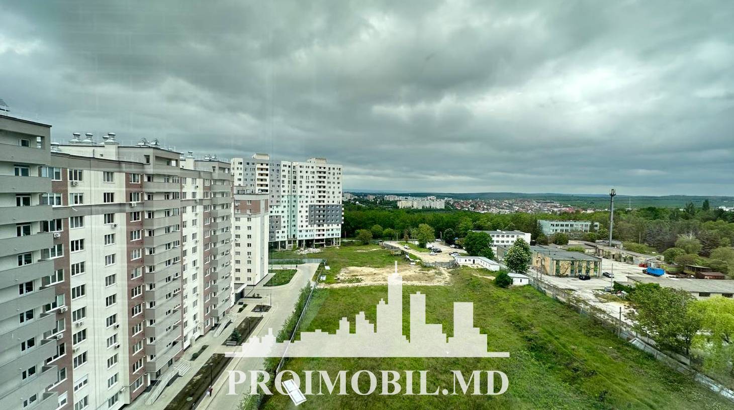 https://images.proimobil.md/MPJSDqaLoPW7r6zHSJkb-q7tzwA5TaDg3ciow6qxvas/watermark:0.75:so:0:30:0.39/resize:fill:1460:816:1/gravity:ce/bG9jYWw6Ly8vZXN0YXRlL2xyL2NkZjk5MzZjLWEyNTktNDViMC04YmRkLWIwMWRjMjAxYzczYS5qcGVn