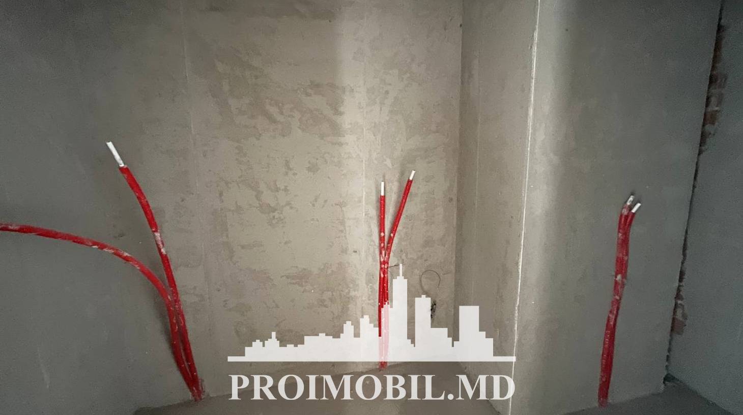 https://images.proimobil.md/MQXq_ffkDe--rW5bN3j1c6Bv3vpjjVEahjlKpzdq_fU/watermark:0.75:so:0:30:0.39/resize:fill:1460:816:1/gravity:ce/bG9jYWw6Ly8vZXN0YXRlL2xyL2IwZWYxYWE4LTBmNTktNDJjMy1hM2IxLWI2ODBhODkzYzViNS5qcGVn