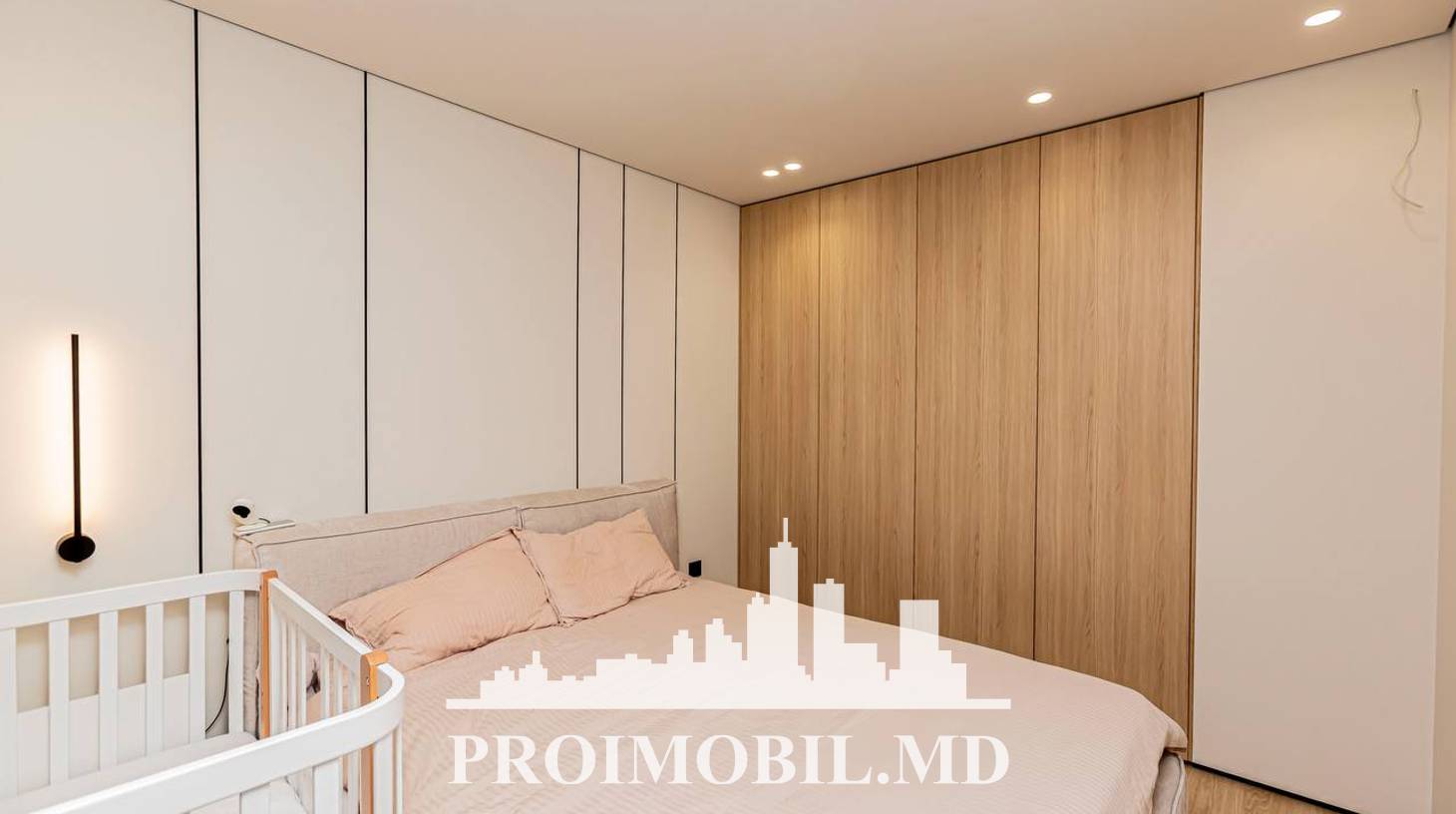 https://images.proimobil.md/MTrW1hNpPCRx62I7eaTOd4Xfdudh5TfwpbDKGdZ0i4A/watermark:0.75:so:0:30:0.39/resize:fill:1460:816:1/gravity:ce/bG9jYWw6Ly8vZXN0YXRlL2xyLzAxMzY0Y2Q0LTY1NjUtNDBiYy1iNTFhLTBkNGEyMTNlZmU1Zi5qcGVn