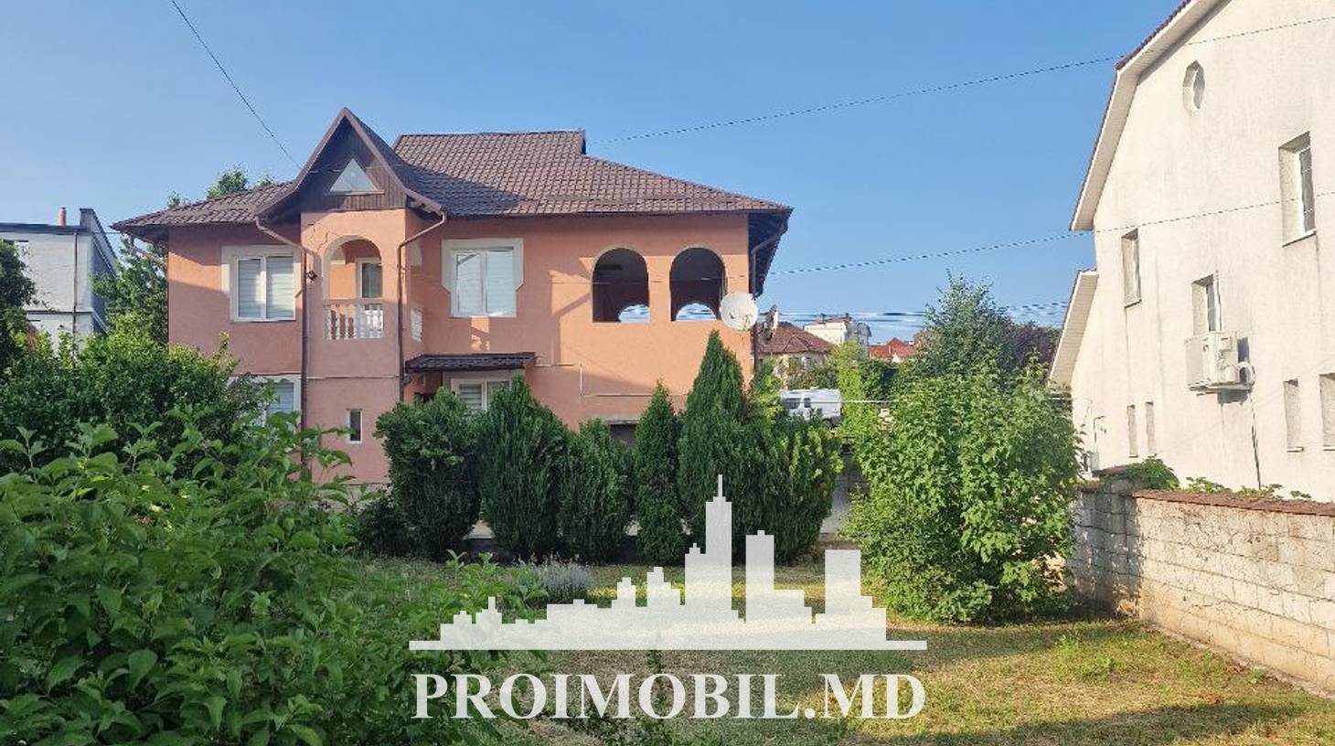 https://images.proimobil.md/MUuCsoqQNCCQ-_PmOckuvvZm43qus2q11jtSCGkAAb0/watermark:0.75:so:0:30:0.39/resize:fill:1460:816:1/gravity:ce/bG9jYWw6Ly8vZXN0YXRlL2xyL2UyNmRkMjNlLTBjZmQtNGNmNy1hMWM4LTVjZmI3NzYwYjYyNi5qcGVn