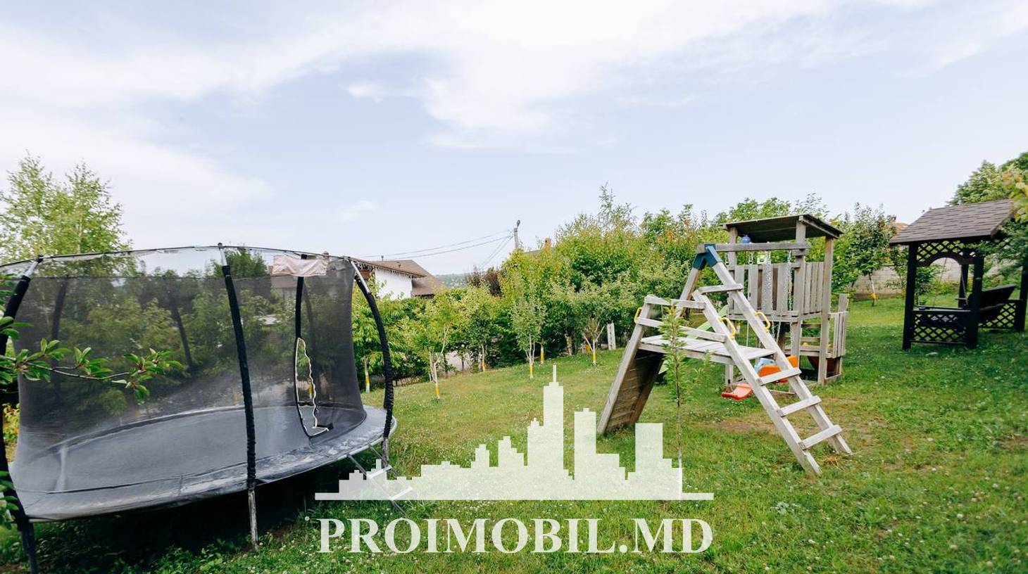 https://images.proimobil.md/MUvdAhmy06xPACZcDxhpSVl3BUOD5RFrydP5rP_gNyM/watermark:0.75:so:0:30:0.39/resize:fill:1460:816:1/gravity:ce/bG9jYWw6Ly8vZXN0YXRlL2xyL2ZjNWJmOTYwLTZmMTQtNGYyOC04NmEyLWY5MDdkMjY0ZTQyYy5qcGVn