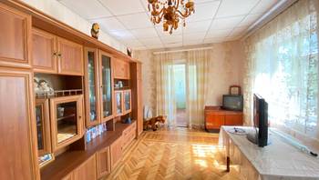 https://images.proimobil.md/MefgyVsIu6W_c_AB2ymr9U67QFxbxxmgF2v7ebOpAis/resize:fill:350:198:1/gravity:ce/bG9jYWw6Ly8vZXN0YXRlL2xyLzI5NmYzZTZkLTAyMTQtNGYzYi04YTQxLTNjMmEzNDllZWRiMC5qcGVn