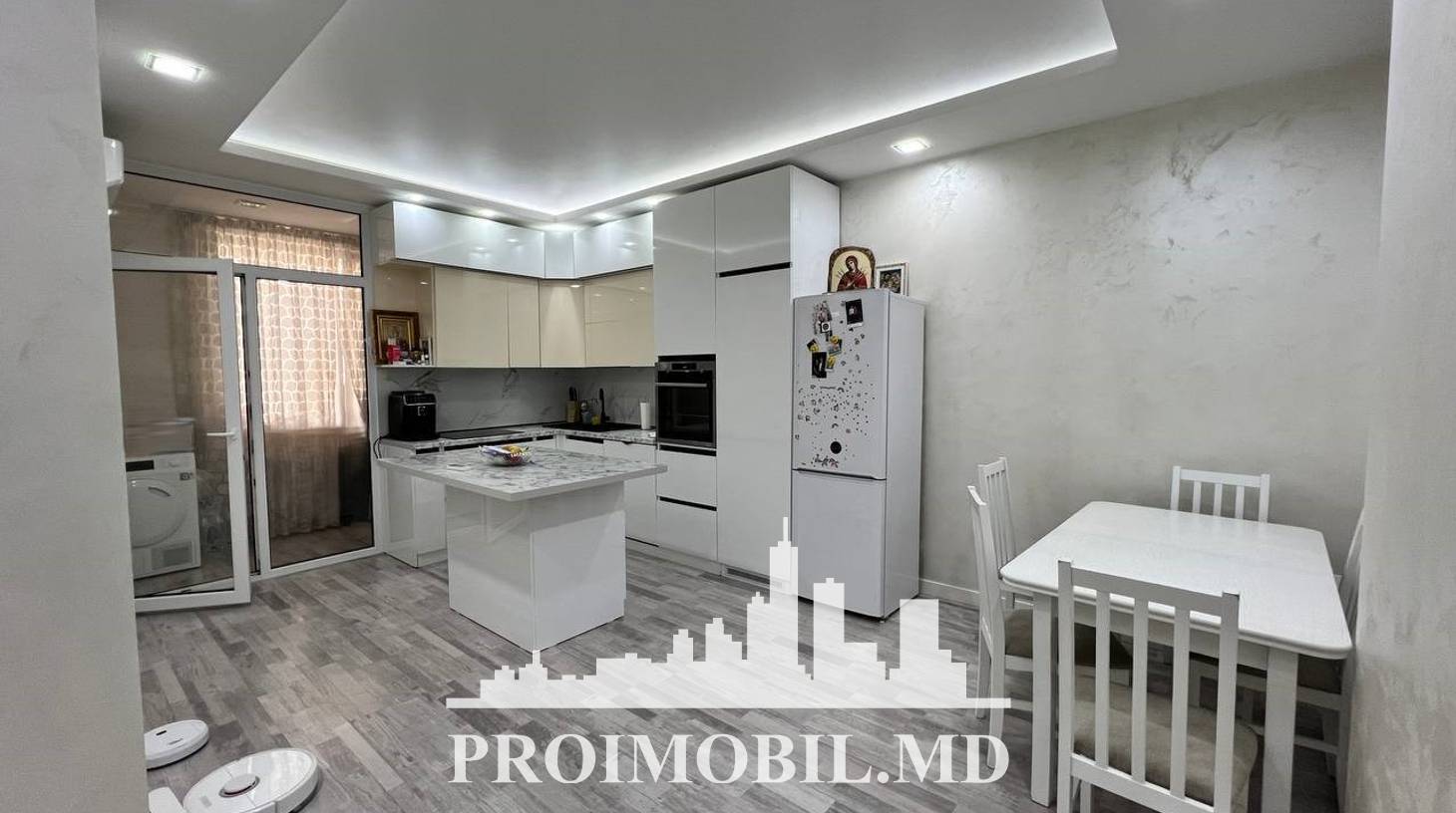 https://images.proimobil.md/Mguc8sDLm9aYfQt2ilWH8CJSAcqse4Iq94lr9vSt-cU/watermark:0.75:so:0:30:0.39/resize:fill:1460:816:1/gravity:ce/bG9jYWw6Ly8vZXN0YXRlL2xyLzE0ZGU4NGMxLTk1MzgtNDM4MS1iMTJiLWU4NDM2YTkwYjEzYi5qcGVn