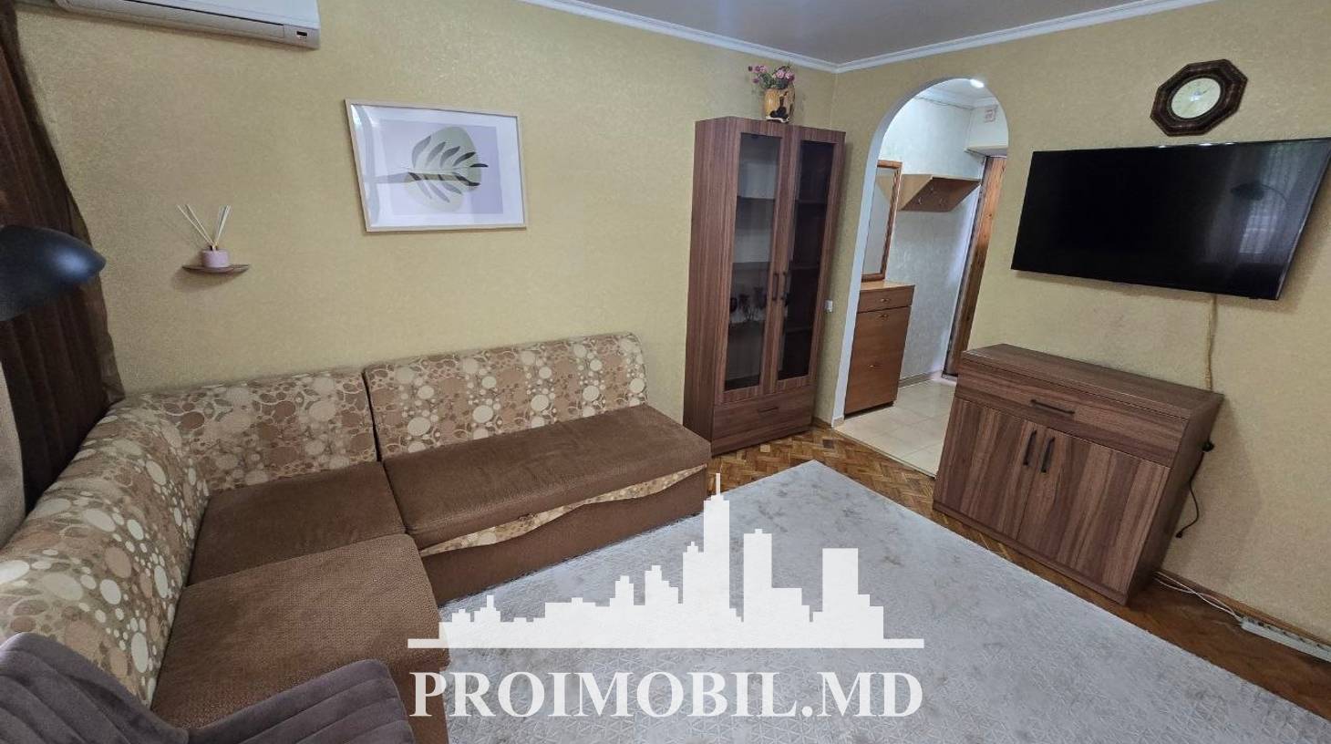 https://images.proimobil.md/MiaR1CnjmY6wg6ejPzO39h5_2JU5n4hNcYUc9Ys-84k/watermark:0.75:so:0:30:0.39/resize:fill:1460:816:1/gravity:ce/bG9jYWw6Ly8vZXN0YXRlL2xyL2IyNjc4OTZmLTA0MWQtNDMyYi04YzE0LTAyNmVhNmRhZGJkNi5qcGVn