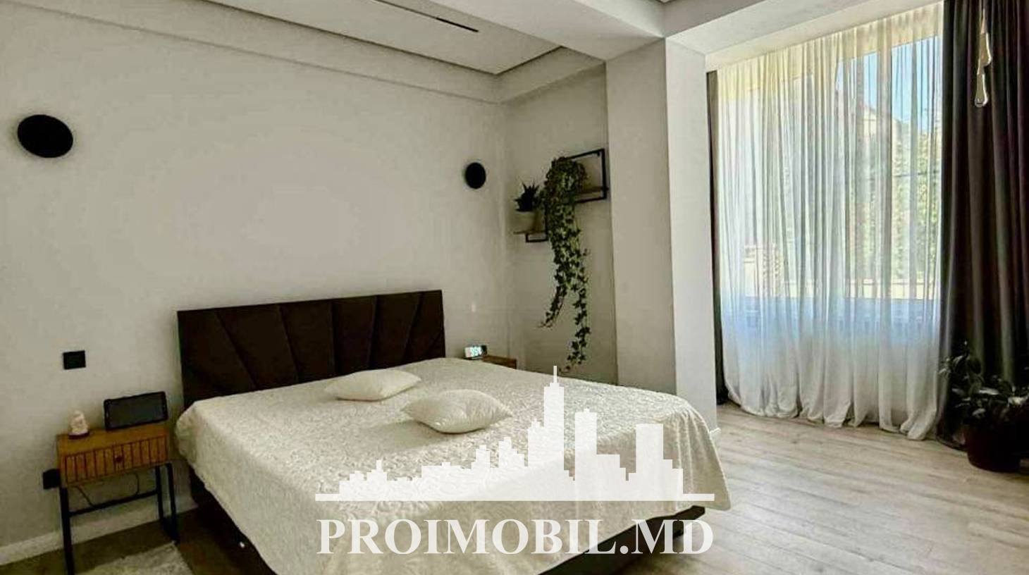 https://images.proimobil.md/MioVrG6RBrCFaKRvxJHG8vXvARfrq3n3ZVMjAfKnEe4/watermark:0.75:so:0:30:0.39/resize:fill:1460:816:1/gravity:ce/bG9jYWw6Ly8vZXN0YXRlL2xyLzRlMmIxNTg1LWUwYzktNGM4OC05NWRhLWQ5OTE2ODliMDQwYy5qcGVn