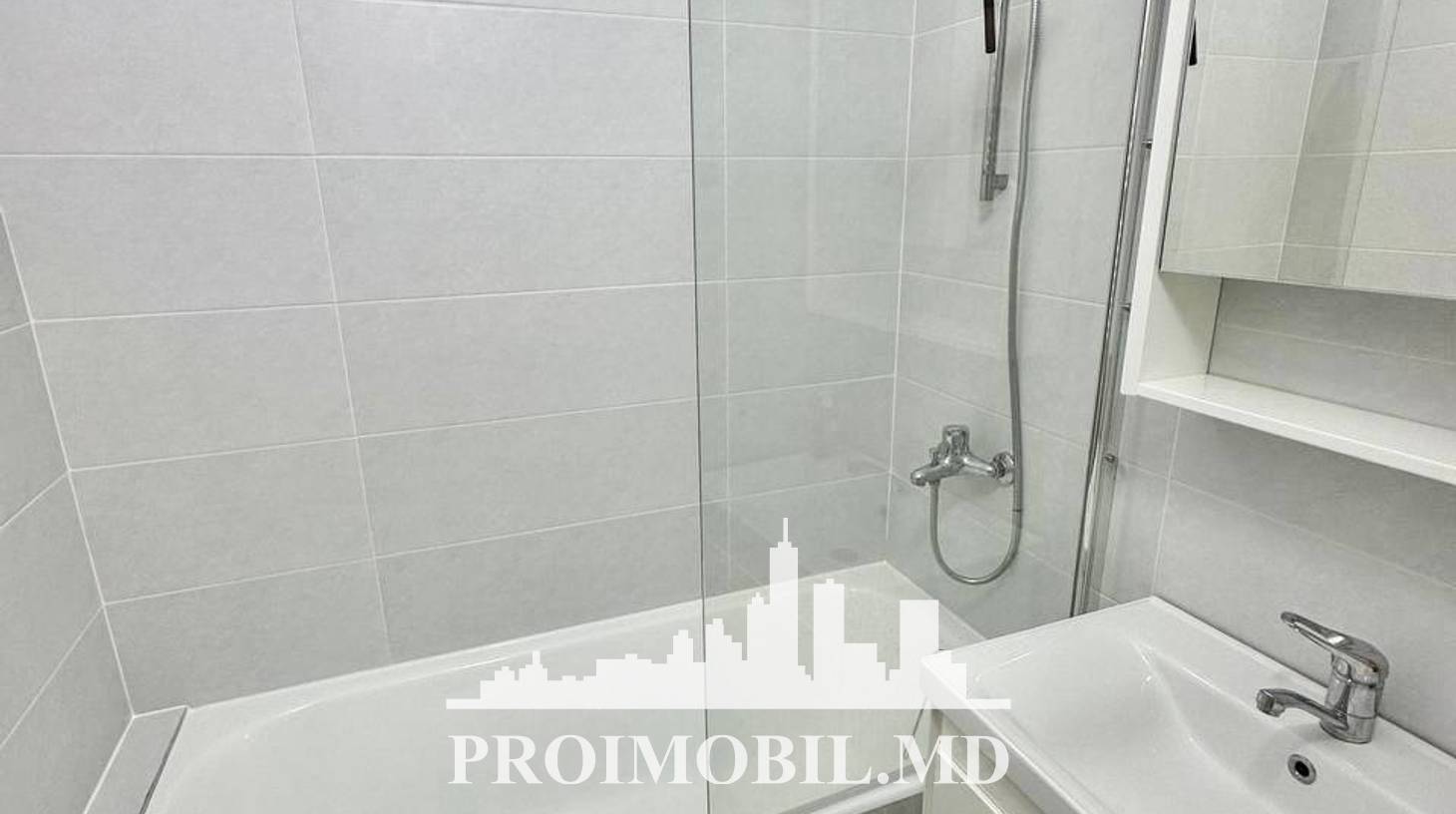 https://images.proimobil.md/Mk72O1IHvaXSoDnngWKvA4hhb7K8OFaFFXt4xUdLS6E/watermark:0.75:so:0:30:0.39/resize:fill:1460:816:1/gravity:ce/bG9jYWw6Ly8vZXN0YXRlL2xyL2YzZmY0ZGQ4LTZhZTAtNDVmZS04ODI2LWRjZjI5ODc1ODQ0MS5qcGVn