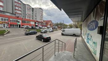 https://images.proimobil.md/MkEvF7vDbnNr-QOYFsxg9RXVLbVtoOCwtwnfKbVVfSs/resize:fill:350:198:1/gravity:ce/bG9jYWw6Ly8vZXN0YXRlL2xyLzI5ZGIyNjcyLTc0NjktNDdmNS1iNDRkLWE2YmJhYTU2NDA2NC5qcGVn