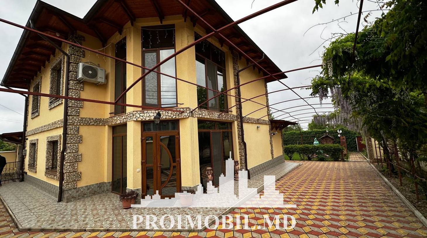 https://images.proimobil.md/Mkzq0EEFQ_XYLMNPFvtuN4XJCWAqojArfxsep75gy14/watermark:0.75:so:0:30:0.39/resize:fill:1460:816:1/gravity:ce/bG9jYWw6Ly8vZXN0YXRlL2xyL2Y3OGU0YTg5LTJhYmQtNDA1MS05MjUxLTJhOWU0Yjk1YWFjOC5qcGVn