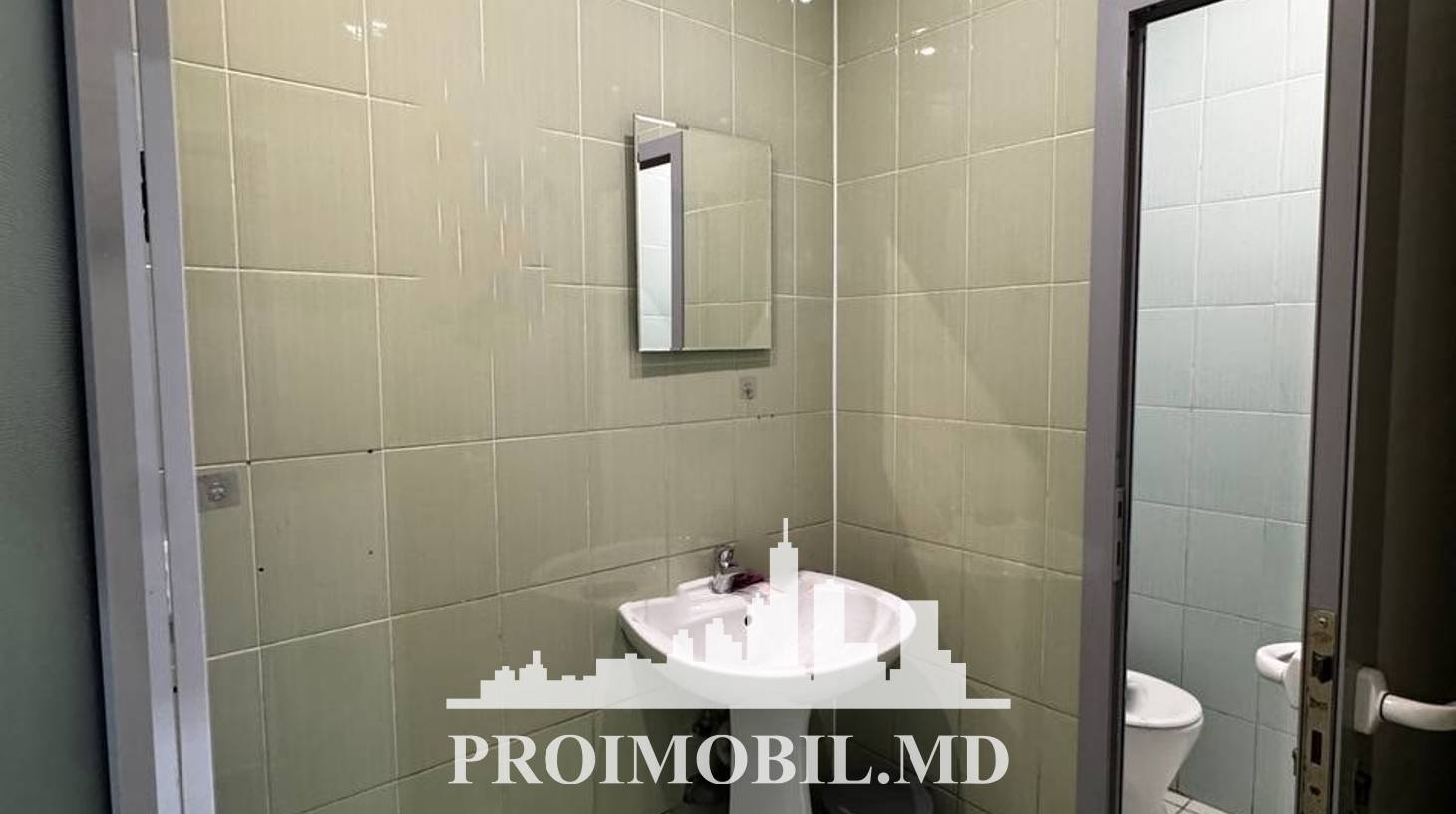 https://images.proimobil.md/MlHgIPx6Mvk51FKCemGEN-qKslwa87992AHDAQA73bU/watermark:0.75:so:0:30:0.39/resize:fill:1460:816:1/gravity:ce/bG9jYWw6Ly8vZXN0YXRlL2xyLzUxMjU4NzY1LTc3MWQtNDZkMy05MWM3LTBkZTM5NDdhODhlYi5qcGVn