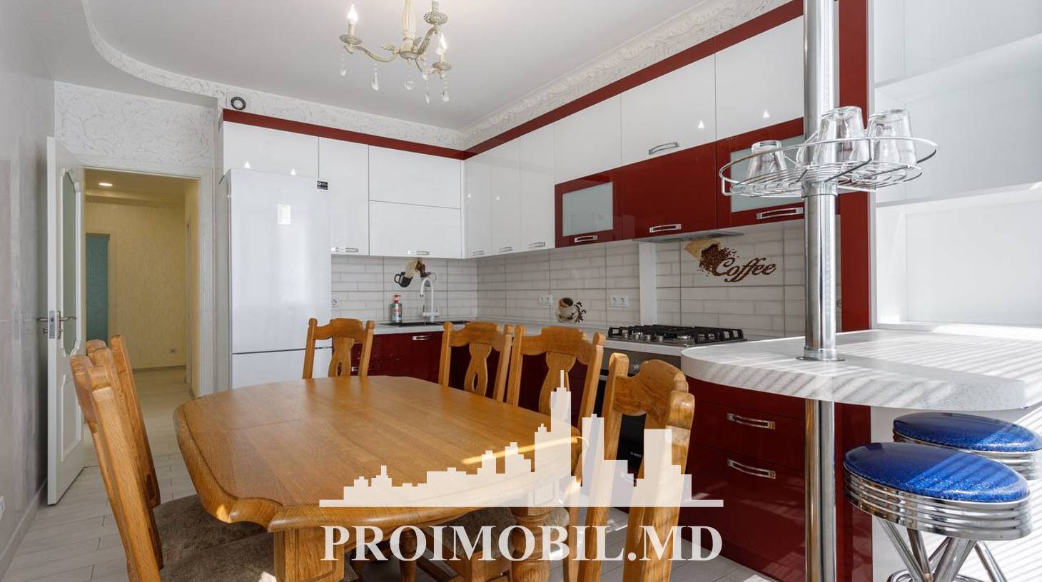 https://images.proimobil.md/MlbFNiVeEtTvxCXfJkS82DfZ7Cyo5SY2915q1g5dn_E/watermark:0.75:so:0:30:0.39/resize:fill:1460:816:1/gravity:ce/bG9jYWw6Ly8vZXN0YXRlL2xyLzFlMTA4MTdhLTgzYzEtNDI1OS04MzE5LWFjZmIxNzRmOTE2YS5qcGVn