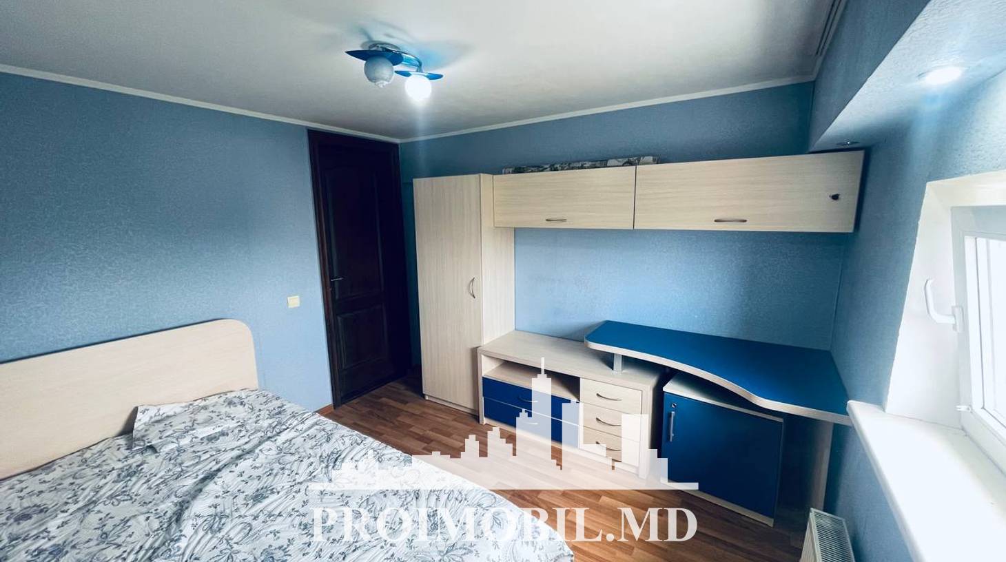 https://images.proimobil.md/MlkQlgfF7LyQlsluaJYqqsRgT5IDYDQOnazDfT1Z420/watermark:0.75:so:0:30:0.39/resize:fill:1460:816:1/gravity:ce/bG9jYWw6Ly8vZXN0YXRlL2xyL2MyMzRiZGRiLTdlOTItNDhlMi1iOGFiLWRiMjhiNTlkY2E4MS5qcGVn