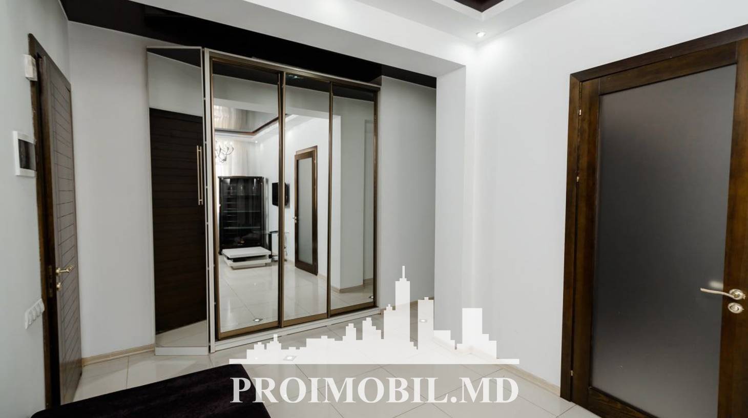 https://images.proimobil.md/MlpZolo_JOUtb0em1jLwZPr8G0fU4PmW75K-EWd2Jfk/watermark:0.75:so:0:30:0.39/resize:fill:1460:816:1/gravity:ce/bG9jYWw6Ly8vZXN0YXRlL2xyL2I1ZjgzN2RjLWM2YzAtNDQzZC1hMTYyLTQ4ZGM5Yzc4OTAwOS5qcGVn