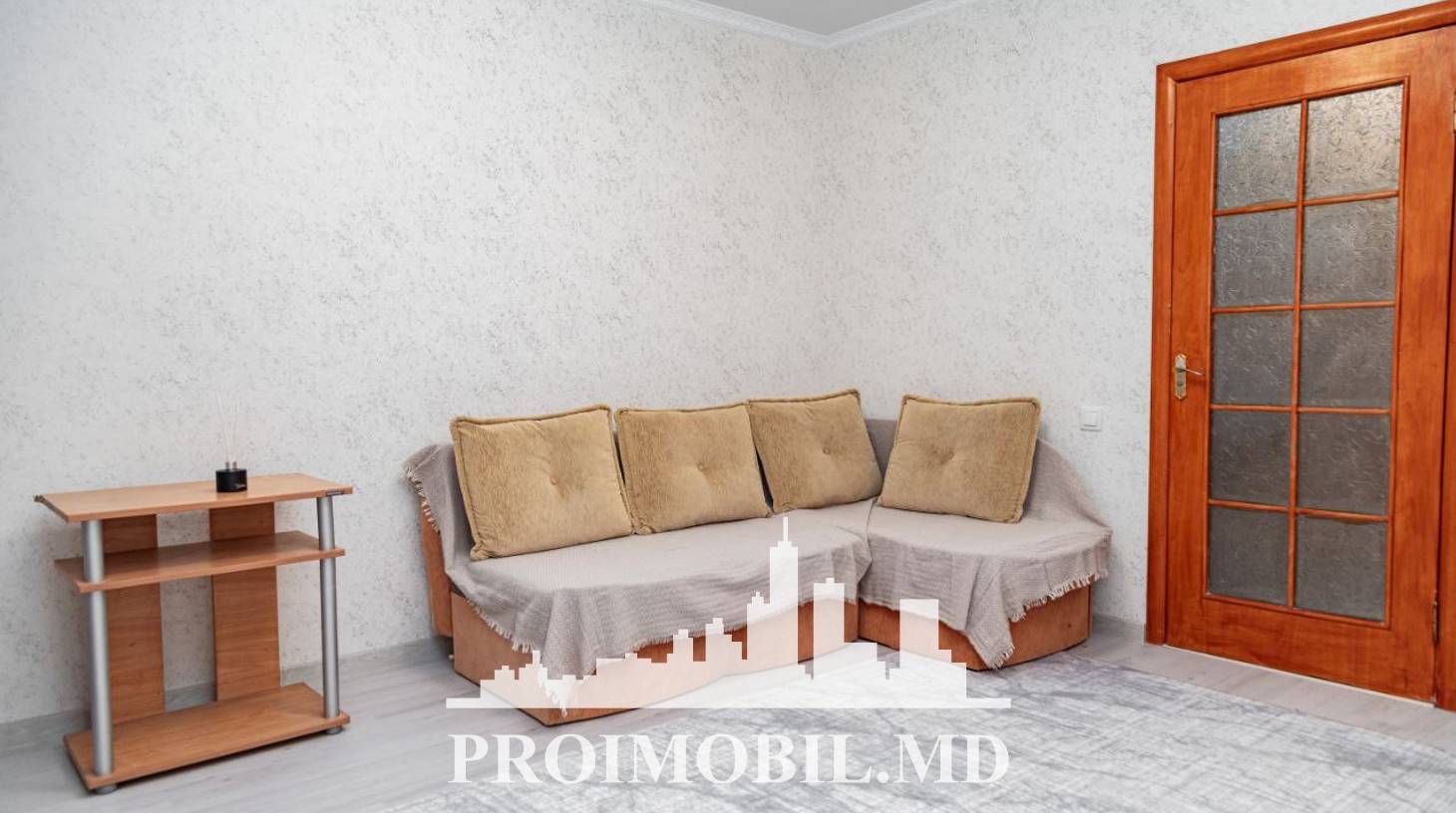 https://images.proimobil.md/MmcsYtMo1pvE0HHUrg_J2ex1m-1as0O0Na0sQ-MJRes/watermark:0.75:so:0:30:0.39/resize:fill:1460:816:1/gravity:ce/bG9jYWw6Ly8vZXN0YXRlL2xyLzY5ZTgxODlmLWJkMDUtNDlkOS04ZDFkLWZmOGU1N2YyZjUwMC5qcGVn