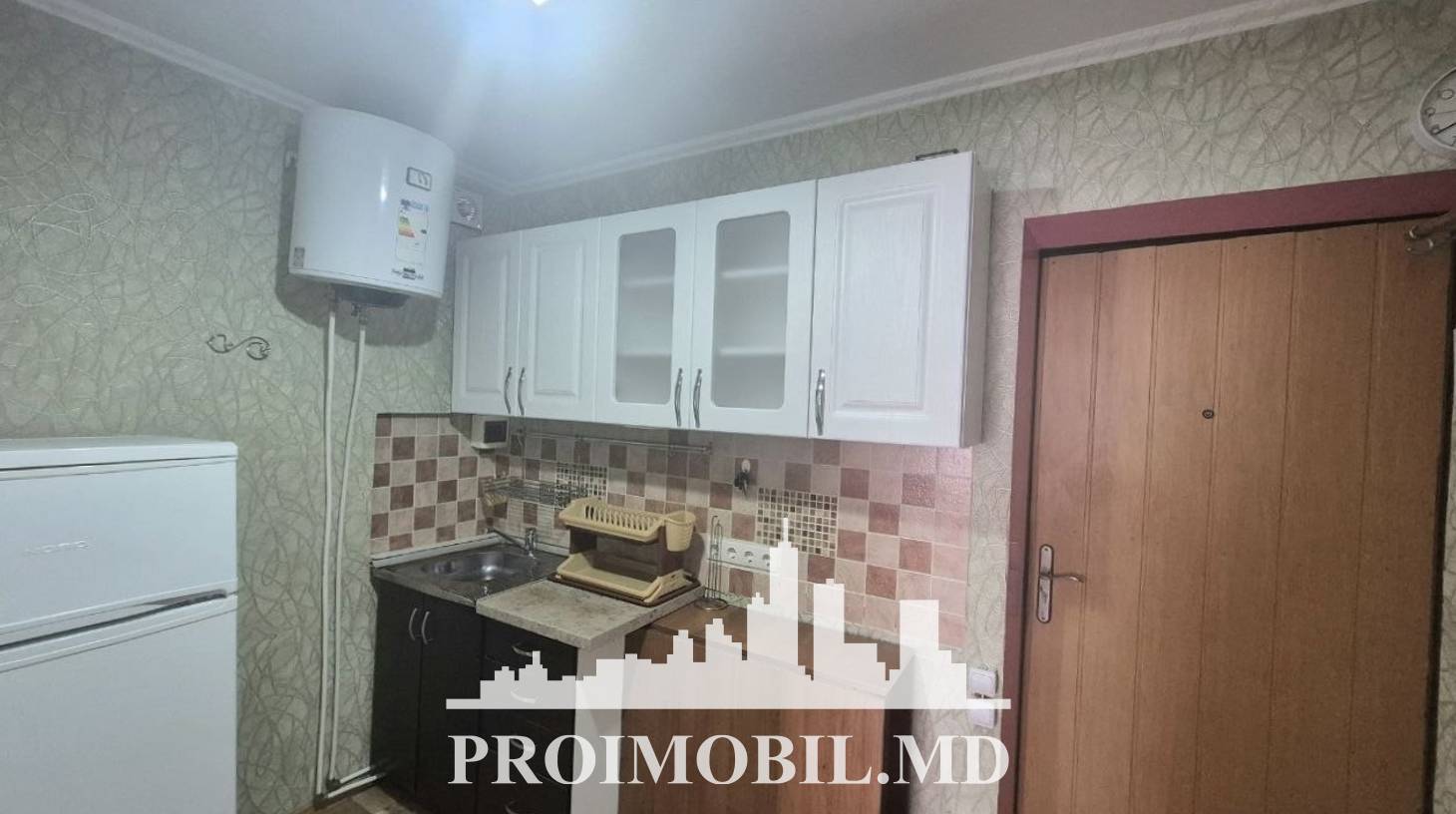 https://images.proimobil.md/MogXDqUXpigivAzmKXlrzKCQ9xeBQpaaN2iCD7C6hj8/watermark:0.75:so:0:30:0.39/resize:fill:1460:816:1/gravity:ce/bG9jYWw6Ly8vZXN0YXRlL2xyLzgyZTZjNDQ5LWU4Y2YtNDAxYi1iYWIxLTViNDFkYjNiZDZlYy5qcGVn