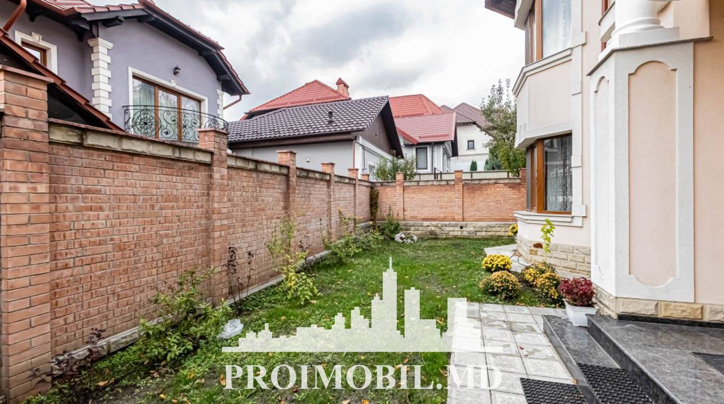 https://images.proimobil.md/MtgjsEpZ2LyMfx0HN_L1eF6uFWYmvNo6JElOmytbvns/watermark:0.75:so:0:30:0.39/resize:fill:1460:816:1/gravity:ce/bG9jYWw6Ly8vZXN0YXRlL2xyLzY0YjllNjUyLWQ2MzQtNGMzNC04OGZkLWUyN2YxNWQwZTVmNy5qcGVn
