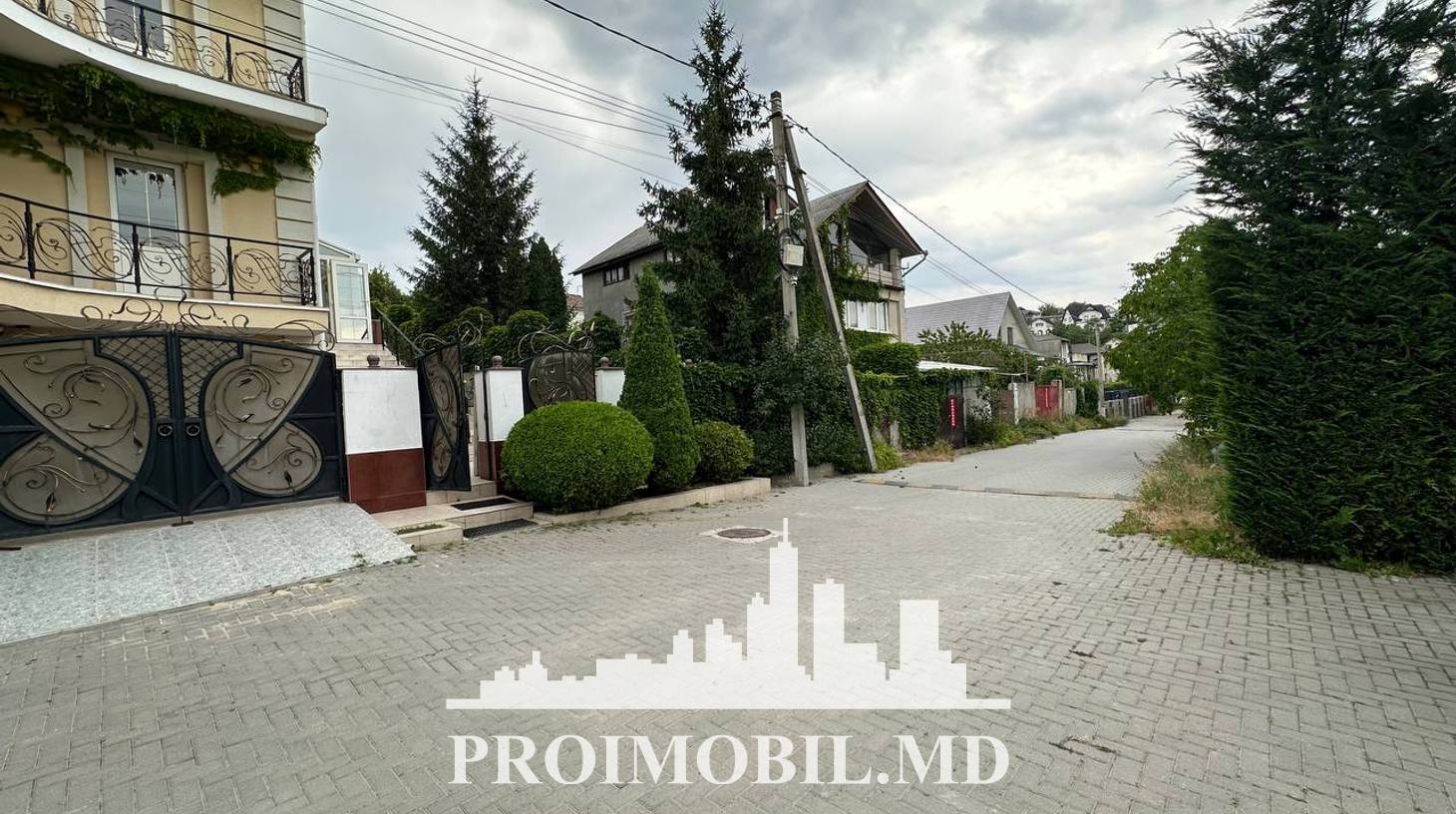 https://images.proimobil.md/MtuSL4xfubDNdrQdJnx40xKqHe6E9hvFvX2fxTzRGW4/watermark:0.75:so:0:30:0.39/resize:fill:1460:816:1/gravity:ce/bG9jYWw6Ly8vZXN0YXRlL2xyLzExY2IwYTg1LWM0MWQtNGVkNS04NTJhLWE5OWFjMWY3ODlhMy5qcGVn