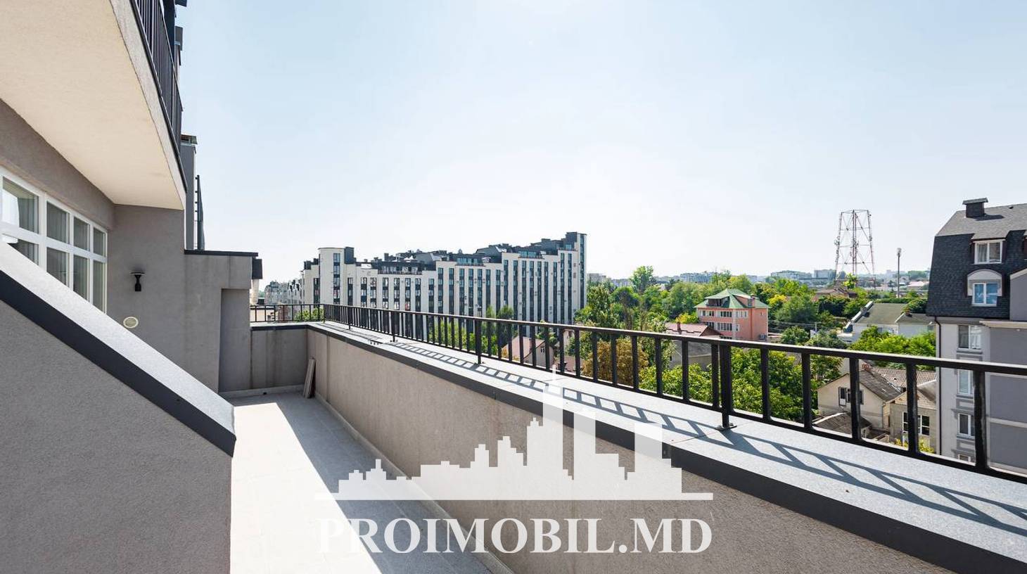 https://images.proimobil.md/MvJAwStA3ymR70zd9vQSjsd_rWvUluR_RQdqJdUb7Nw/watermark:0.75:so:0:30:0.39/resize:fill:1460:816:1/gravity:ce/bG9jYWw6Ly8vZXN0YXRlL2xyLzYxYWE1NzIwLTlkY2EtNDI5Ny05MjU5LThkYWU0Mjc1YmI1Mi5qcGVn