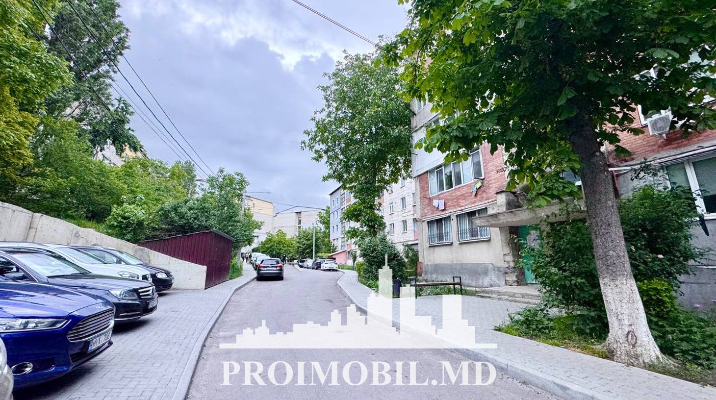 https://images.proimobil.md/MwiZFHh51TOqfF1WSPX3uxs3kWAYCOq9BefSkeaep2k/watermark:0.75:so:0:30:0.39/resize:fill:1460:816:1/gravity:ce/bG9jYWw6Ly8vZXN0YXRlL2xyLzZlYjY2NWE5LTA1MWItNDJiMS1hNzY1LTgyMzIxZWYzZjI4ZC5qcGVn
