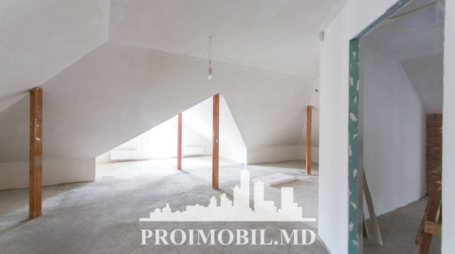 https://images.proimobil.md/MzKB_o0LOtlZAYdH-WuEl0ZSl1hEmNWAhDcH9cCHeeE/watermark:0.75:so:0:30:0.39/resize:fill:1460:816:1/gravity:ce/bG9jYWw6Ly8vZXN0YXRlL2xyLzBmZWFkZjExLTIzY2MtNGNmYi04MGFkLTM4YzNmYWU4NjlhMi5qcGVn
