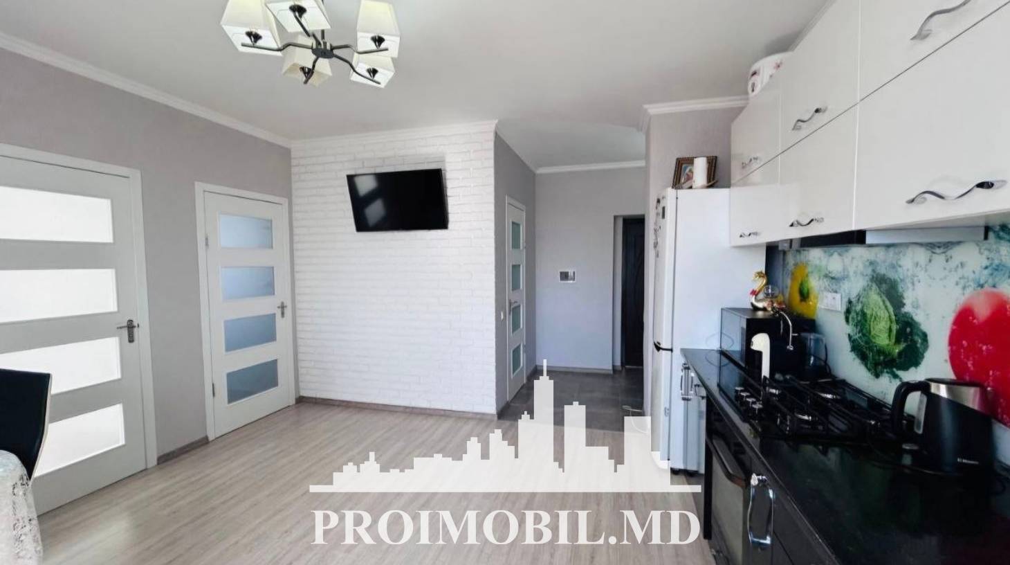 https://images.proimobil.md/N-82FLbYO1jS1bO6gIv8o8XKJMvuU0o5-i82M-eQPRU/watermark:0.75:so:0:30:0.39/resize:fill:1460:816:1/gravity:ce/bG9jYWw6Ly8vZXN0YXRlL2xyLzVmZWIyNWM5LTU5ZTMtNGQ2ZC05NjIyLTAzNWQ3NDUxODMyNy5qcGVn
