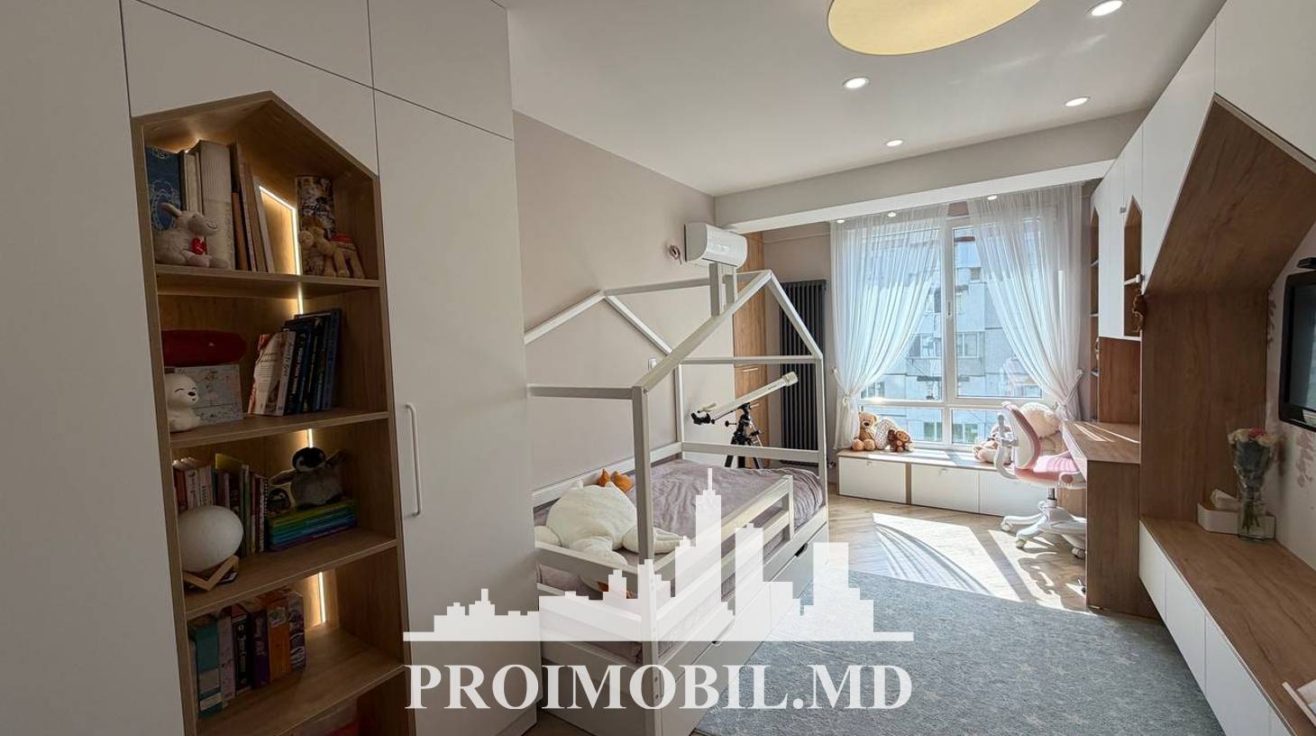 https://images.proimobil.md/N-crKUSfcLXTYI4USz6eYS6kzfPT3tmY6VXOoGr2yeE/watermark:0.75:so:0:30:0.39/resize:fill:1460:816:1/gravity:ce/bG9jYWw6Ly8vZXN0YXRlL2xyLzhiOWVlZDJiLTg0MDQtNGQ5YS04NTJhLWRiMDdiNGQxMDQyZi5qcGVn