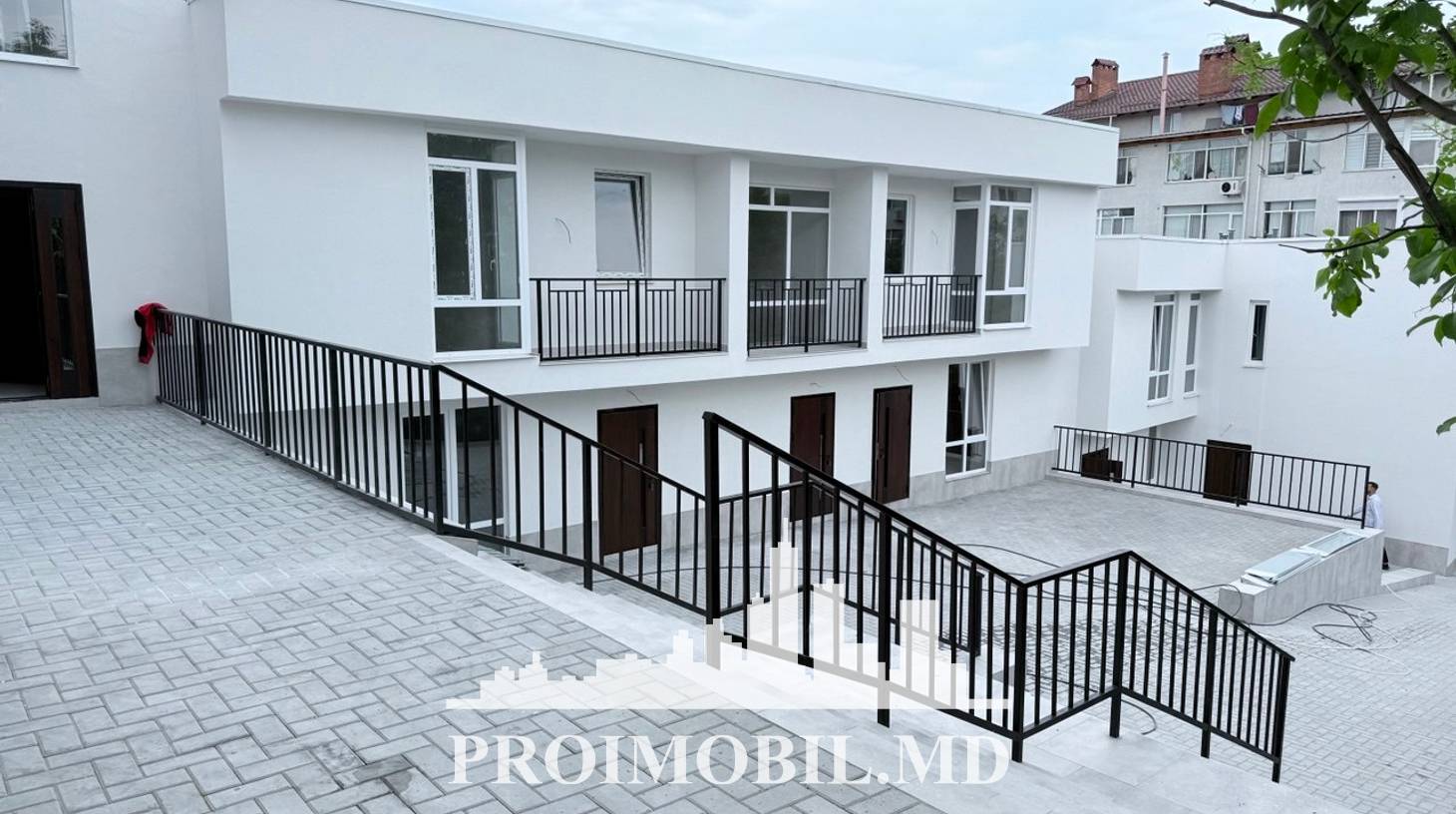 https://images.proimobil.md/N0FOm2BO0PTtMT2yLkGVxVhpQOzo6YymB44HsZ7y6ek/watermark:0.75:so:0:30:0.39/resize:fill:1460:816:1/gravity:ce/bG9jYWw6Ly8vZXN0YXRlL2xyLzJjMjNkNDgxLTNmMGUtNDQxNS05MDQyLTI4NGNmNTM0ZmViMy5qcGVn