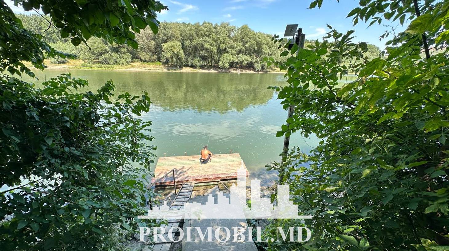 https://images.proimobil.md/N6LrYXDqgT1dGDc8L2my5mQSXumlUlV6sSTVrY3kF-4/watermark:0.75:so:0:30:0.39/resize:fill:1460:816:1/gravity:ce/bG9jYWw6Ly8vZXN0YXRlL2xyL2Q5Zjc2NWIwLWJlYjMtNDQwYS1iZjlhLTRiZmE1ZGQ4MDc1OC5qcGVn