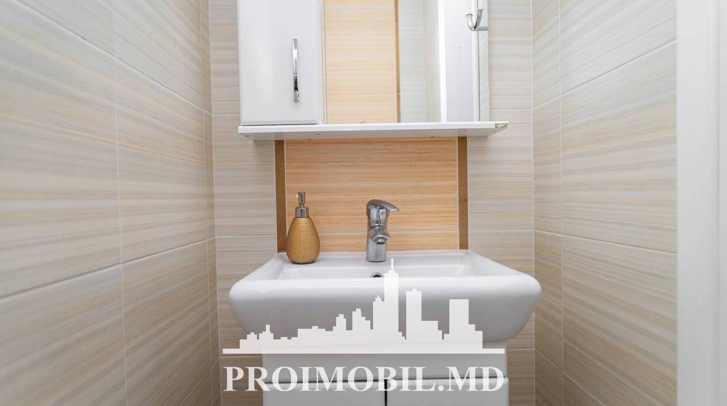 https://images.proimobil.md/N7YzvQQkQXtpTAkm5USn05xJ3GyHnNac5vX-GVGw6Z8/watermark:0.75:so:0:30:0.39/resize:fill:1460:816:1/gravity:ce/bG9jYWw6Ly8vZXN0YXRlL2xyLzM3Y2M3MzI5LWMwOWEtNDYwZS1iNDQ1LWNjYmJhZTFlM2QxOS5qcGVn