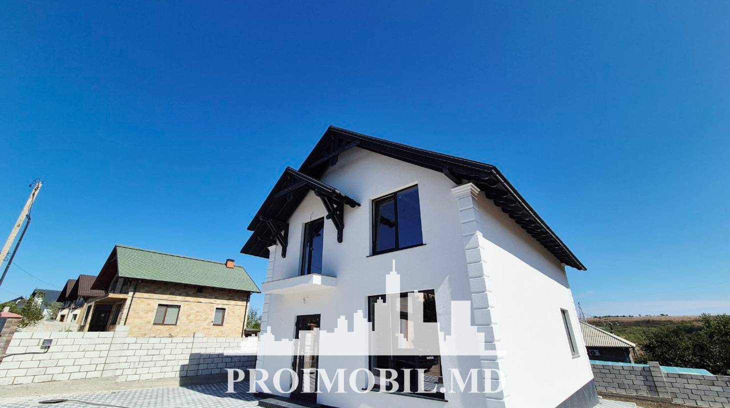 https://images.proimobil.md/N8S_epPhcmTEFEMg_12H_tyEYjYhqDJpqI-9ywGzVUo/watermark:0.75:so:0:30:0.39/resize:fill:1460:816:1/gravity:ce/bG9jYWw6Ly8vZXN0YXRlL2xyLzcwYzU0ZDhkLTYzYTQtNGIzMC04NWY3LWRiNjU0N2NjODE2OS5qcGVn