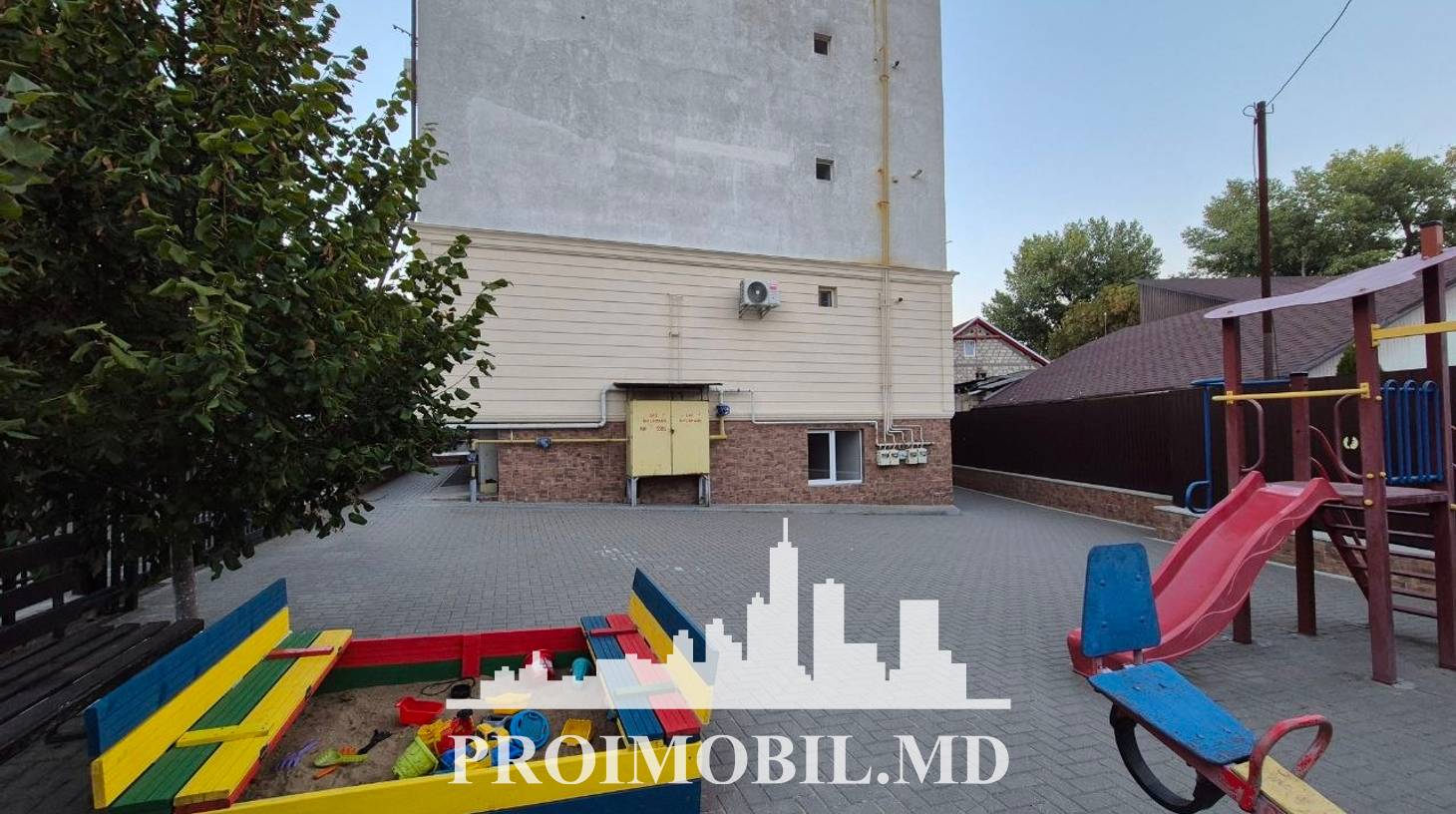 https://images.proimobil.md/NBoWj2ik-40QxNiYEAStOZsOsK8DVbdsSSnAgfcfL08/watermark:0.75:so:0:30:0.39/resize:fill:1460:816:1/gravity:ce/bG9jYWw6Ly8vZXN0YXRlL2xyL2JlYmIzODM2LTUxNjEtNDUwMS05YjIxLTI0OGVlMzc4YjdlNS5qcGVn
