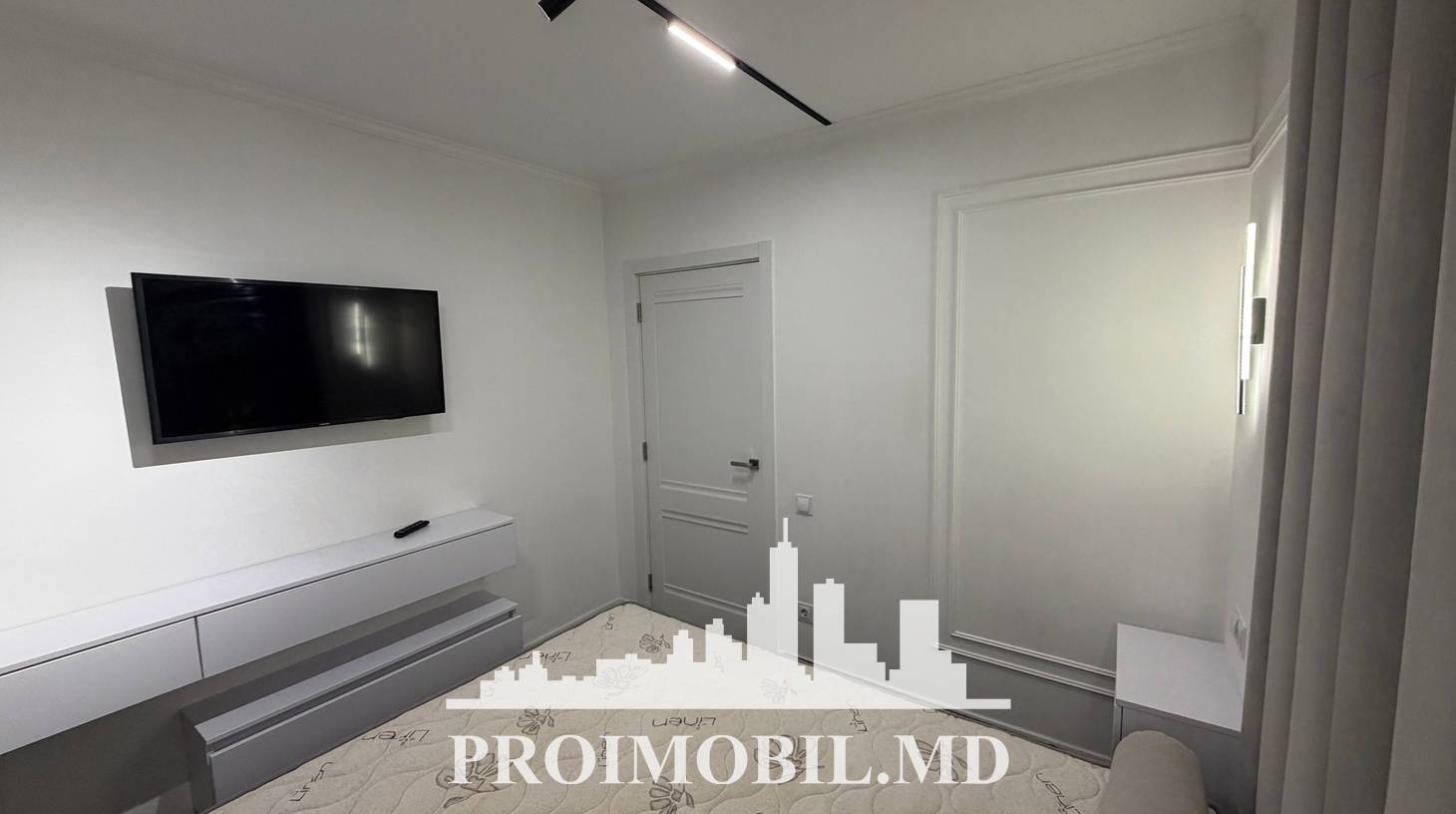 https://images.proimobil.md/NEf2t-j1WmA2ADPk5REhbAUR5bmgWOZl5kdhuJh1U7Y/watermark:0.75:so:0:30:0.39/resize:fill:1460:816:1/gravity:ce/bG9jYWw6Ly8vZXN0YXRlL2xyLzE2OGZjZDI0LTI4ZjQtNDdhYS1hZDFlLTVlMWVjYThkNzRhNS5qcGVn