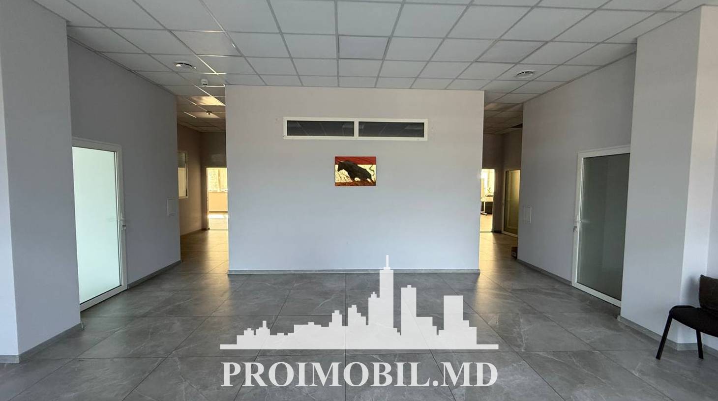 https://images.proimobil.md/NF3_ls36J2cmvTiA-DVHZzAnxRXYiuFSepaLE9gxl1Y/watermark:0.75:so:0:30:0.39/resize:fill:1460:816:1/gravity:ce/bG9jYWw6Ly8vZXN0YXRlL2xyLzdjYmU2ZDM0LTMzNGEtNDk4ZS04ZjU3LWFjMGIzYWIwY2NhYi5qcGVn