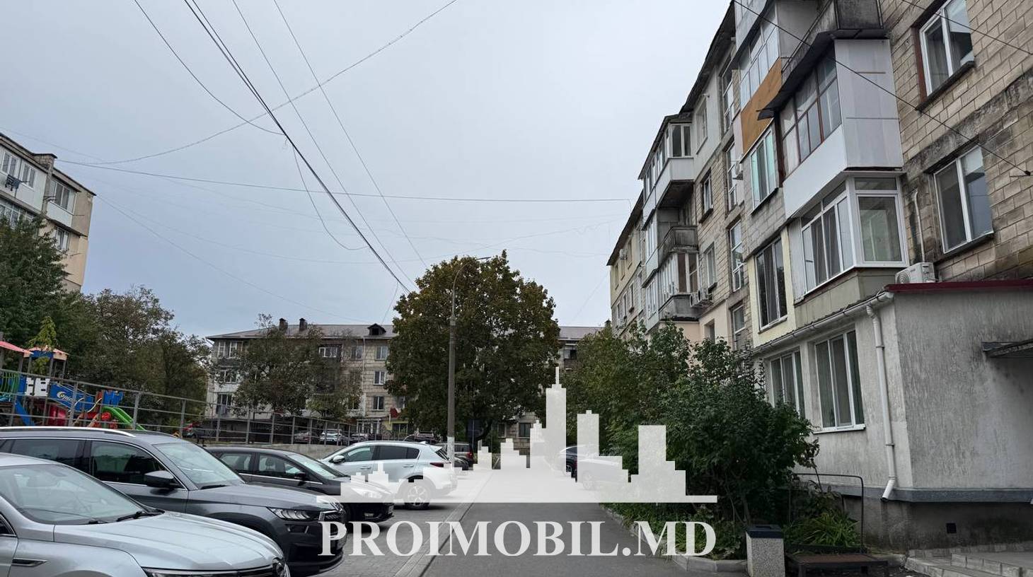 https://images.proimobil.md/NFpLoutYyXjhP8uxXIe_pJTvnqZcV2d7sNWrzC36y3U/watermark:0.75:so:0:30:0.39/resize:fill:1460:816:1/gravity:ce/bG9jYWw6Ly8vZXN0YXRlL2xyLzJhMGQwZTMwLTgxNmUtNGY0NS1iZWUyLWU1ZTJhODJiN2Y2Mi5qcGVn