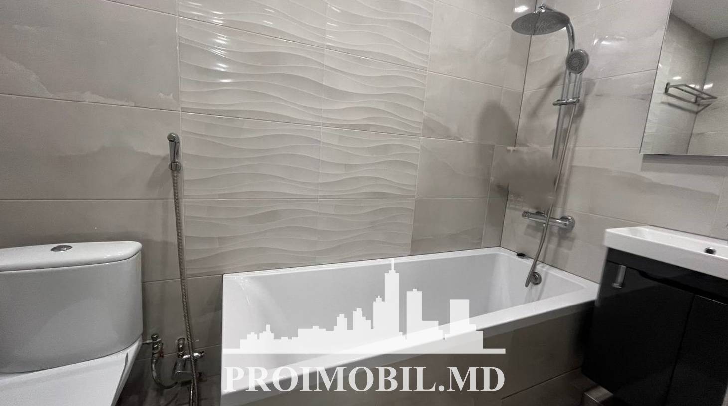 https://images.proimobil.md/NFtaSK0_N1i8ZtTfoBULSJdp178xhM988FuGboqbZ48/watermark:0.75:so:0:30:0.39/resize:fill:1460:816:1/gravity:ce/bG9jYWw6Ly8vZXN0YXRlL2xyL2FkNGExZWNkLTA0YTYtNDNiYy05MTVkLTQ0M2Y1ZDUzOThhYy5qcGVn