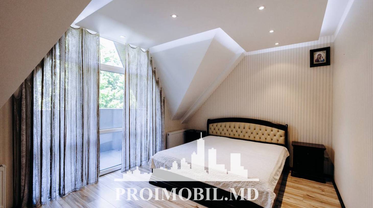 https://images.proimobil.md/NGAfYkeE761lPw0G9v0I_0r6v0HCADIZA6IwmjV71Qs/watermark:0.75:so:0:30:0.39/resize:fill:1460:816:1/gravity:ce/bG9jYWw6Ly8vZXN0YXRlL2xyLzExN2E1MTViLTczYmYtNDA5NS05ZWVjLTBhYjk3MjMyYzlkMy5qcGVn