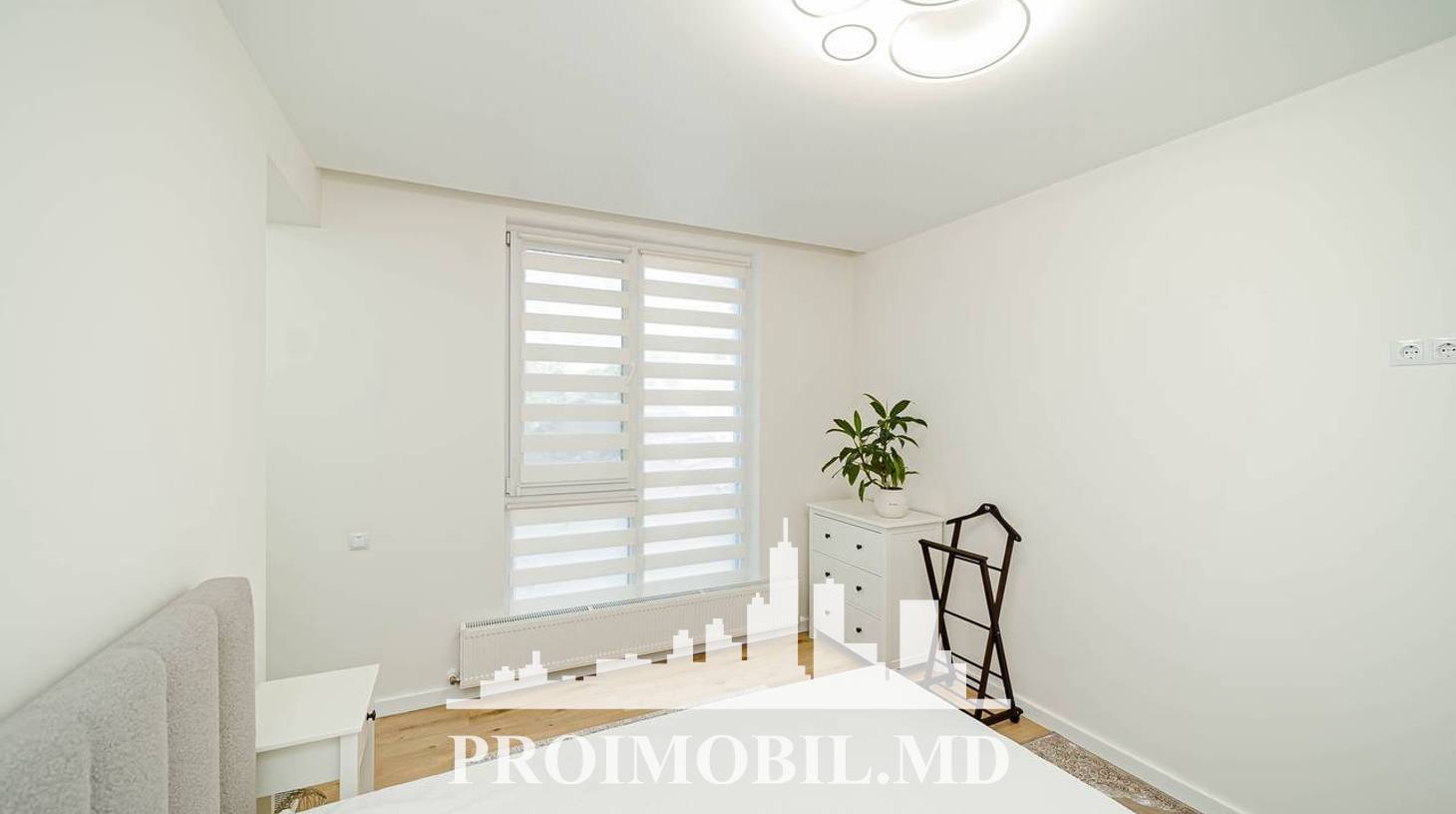 https://images.proimobil.md/NGmg_7isY5MnSzqOxWwADCrbPC2GHz5RT9k5L-zbIco/watermark:0.75:so:0:30:0.39/resize:fill:1460:816:1/gravity:ce/bG9jYWw6Ly8vZXN0YXRlL2xyL2I4MTlmYzNhLTY0NjEtNDE2Yy1iYTc2LTg1YWMwZWE3NGRkNC5qcGVn