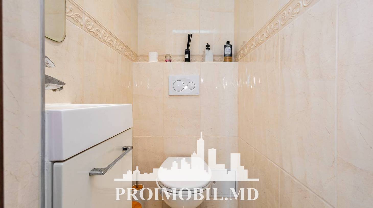 https://images.proimobil.md/NIGPakLd1lTABUnoQIPkufxlsRdwJL0UeunHhS6r2vw/watermark:0.75:so:0:30:0.39/resize:fill:1460:816:1/gravity:ce/bG9jYWw6Ly8vZXN0YXRlL2xyLzkzMjUxYTNkLWUzODYtNDIzNS04ZmE4LWNkNTMyOWVmNzFiNy5qcGVn