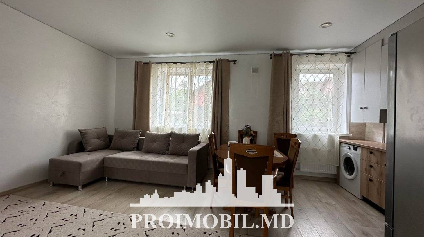 https://images.proimobil.md/NIMydjrphT3k7yXQiYtemIMalmBRLLKMT44q_l2ogAc/watermark:0.75:so:0:30:0.39/resize:fill:1460:816:1/gravity:ce/bG9jYWw6Ly8vZXN0YXRlL2xyLzBhOTJhYmI5LTljNjItNGUwOS1hN2I0LTg2OTZiMzBkOTExNy5qcGVn