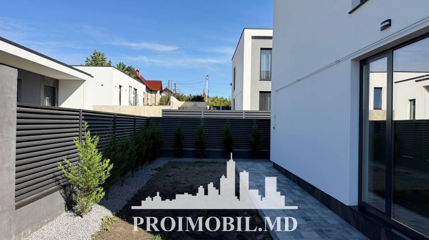 https://images.proimobil.md/NKNsONCnv-R-gPvRVA6RbZWglF8d6qNKx6GQ17uvxL0/watermark:0.75:so:0:30:0.39/resize:fill:1460:816:1/gravity:ce/bG9jYWw6Ly8vZXN0YXRlL2xyLzM5OWQwYTNjLWFjMDEtNGE4Zi05M2M5LWZiNjdlNzM4MGU0NS5qcGVn