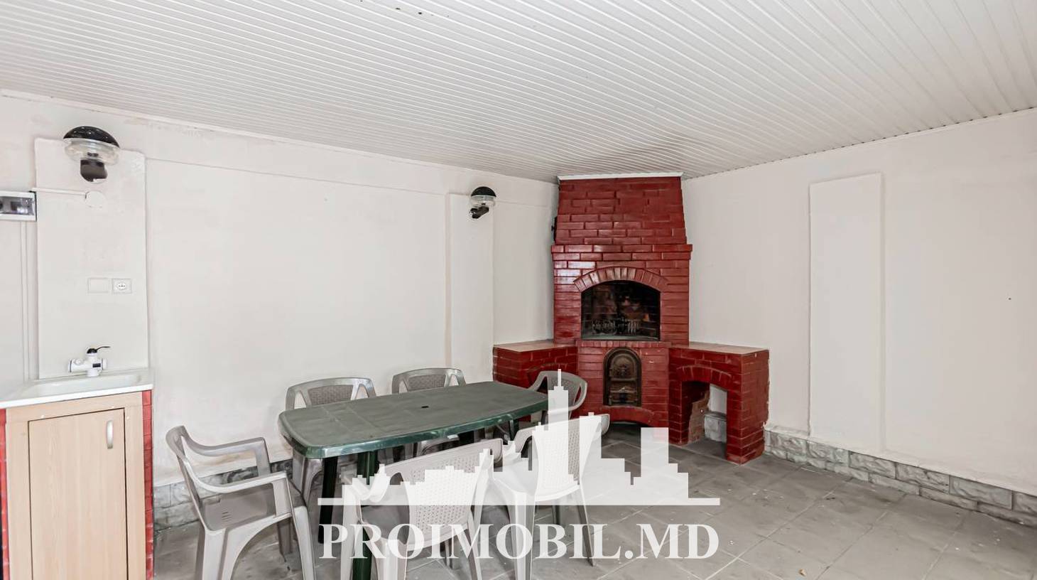 https://images.proimobil.md/NOXb926WOmNtUiibE8V4DGO-nzXh04vj0sZIK4WUgjQ/watermark:0.75:so:0:30:0.39/resize:fill:1460:816:1/gravity:ce/bG9jYWw6Ly8vZXN0YXRlL2xyLzZkNTA3ZWVlLTgzY2ItNDVmMy1iNjlkLTYyM2Q1ZDE4YmYwMi5qcGVn