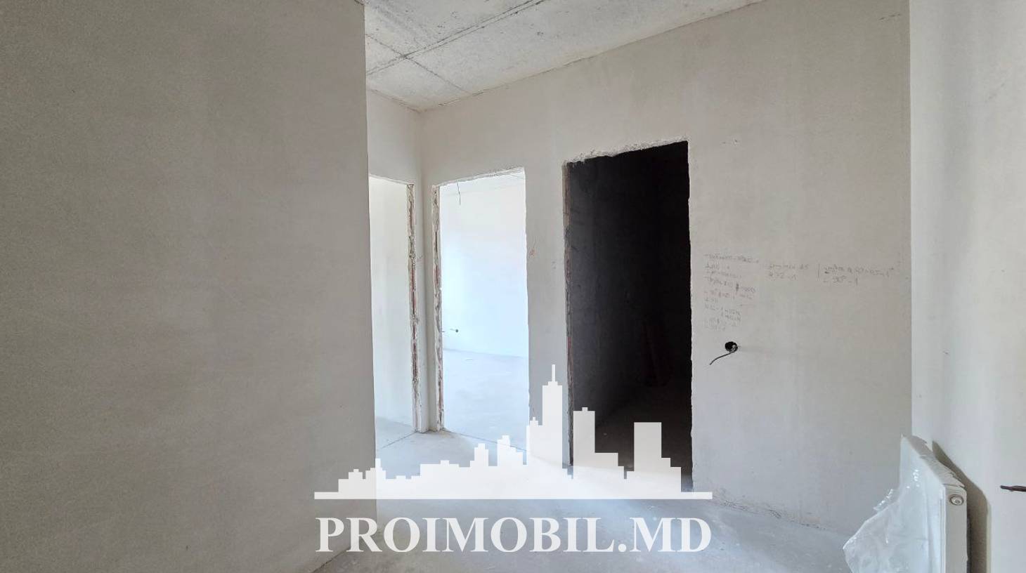 https://images.proimobil.md/NQHrzlQM4cgqQdxi7QyOe-PJJII2pHKKK-bSRHXvrAg/watermark:0.75:so:0:30:0.39/resize:fill:1460:816:1/gravity:ce/bG9jYWw6Ly8vZXN0YXRlL2xyLzFmMmMxODc5LWNiMDQtNDJlYi04Njg4LTI0MTQxNWMyMzViOS5qcGVn